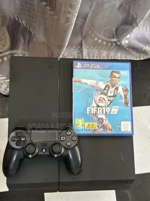 Ps4 Standard With a Controller and Fifa 19 Cd