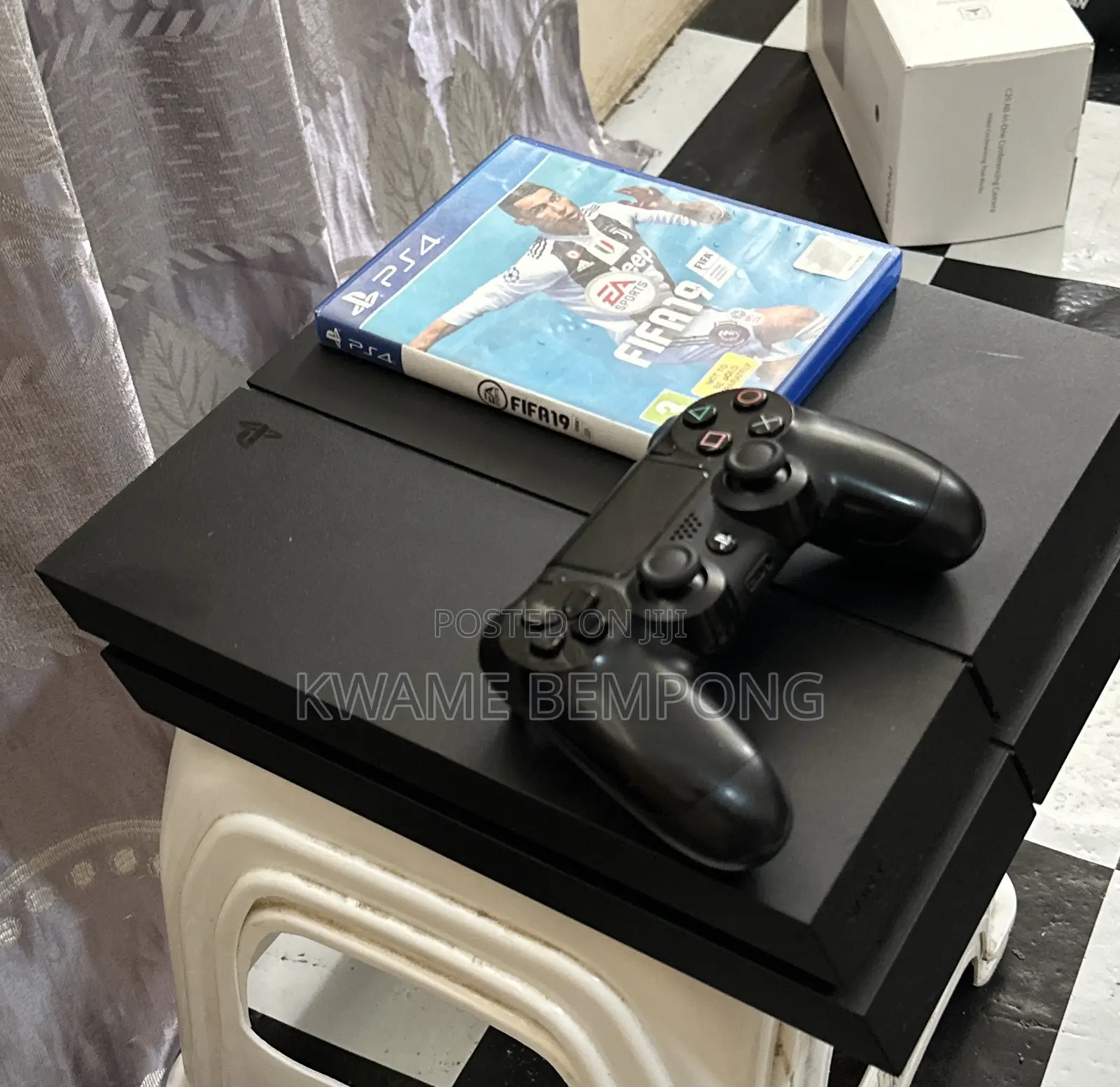 Ps4 Standard With a Controller and Fifa 19 Cd