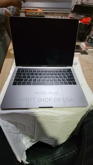 Laptop Apple MacBook Pro 2017 8GB Intel Core i5 SSD 512GB