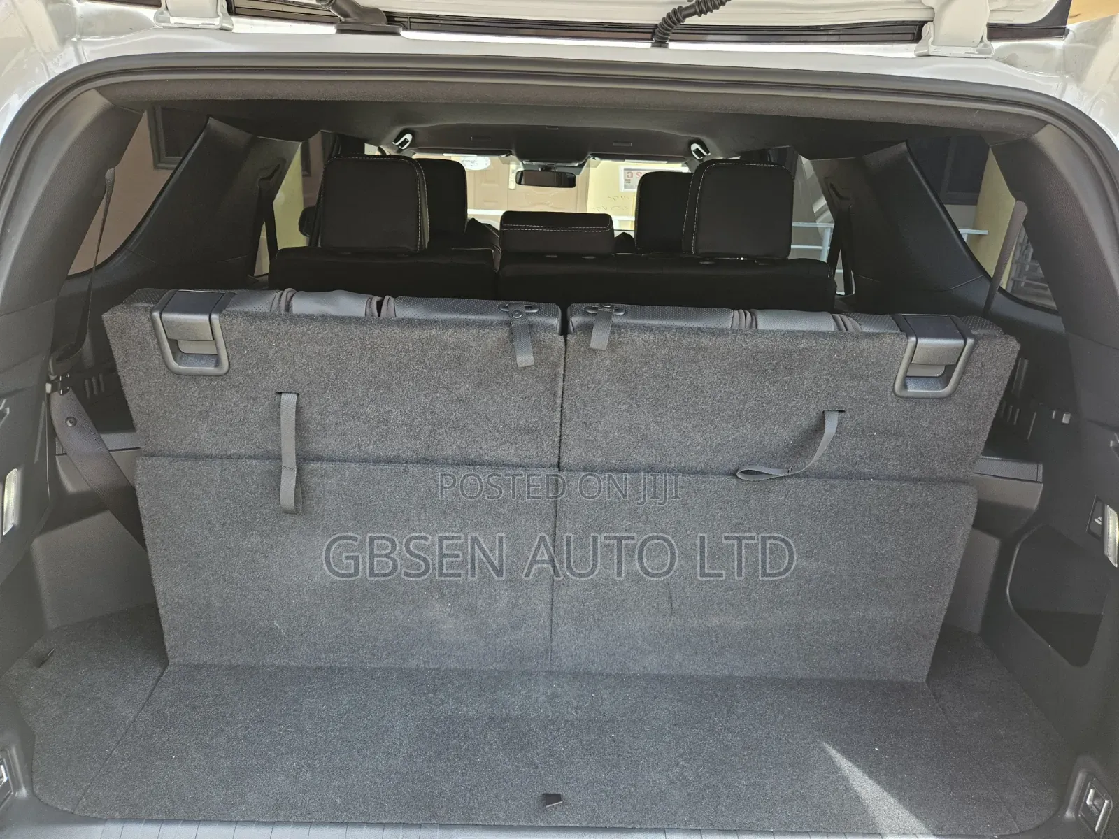 Toyota 4-Runner SR5 4WD 2025 White