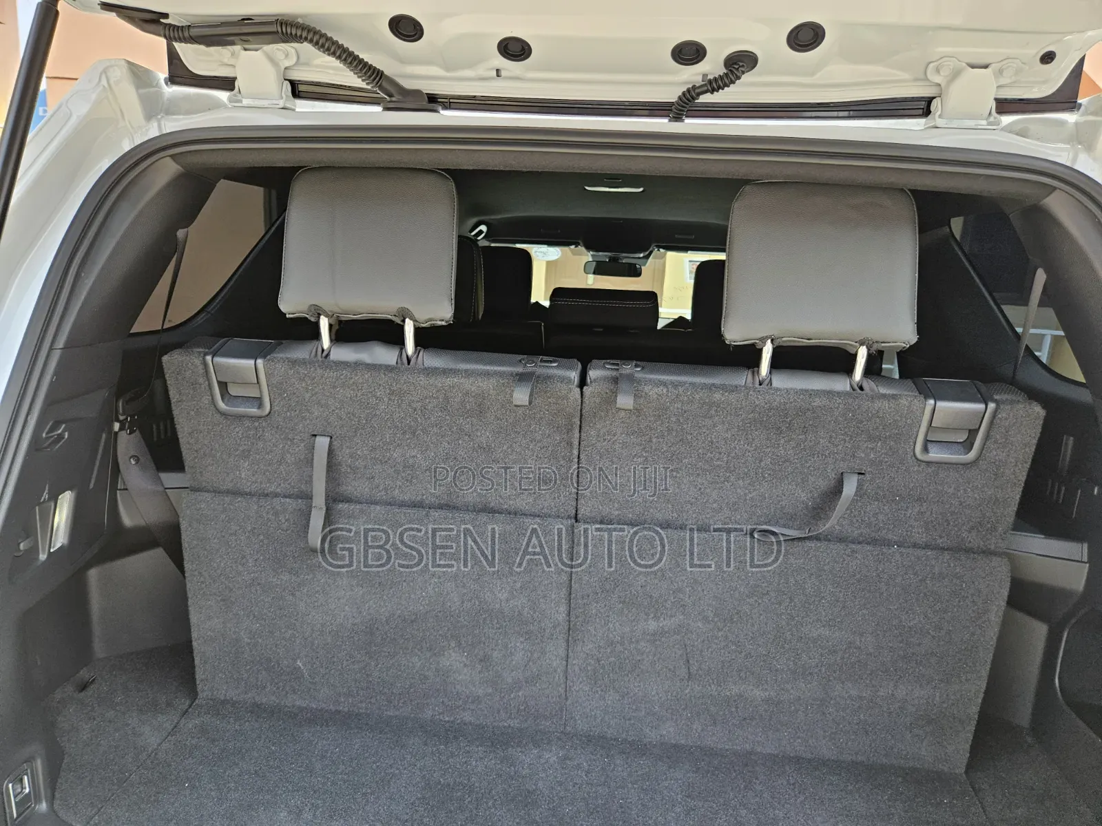 Toyota 4-Runner SR5 4WD 2025 White