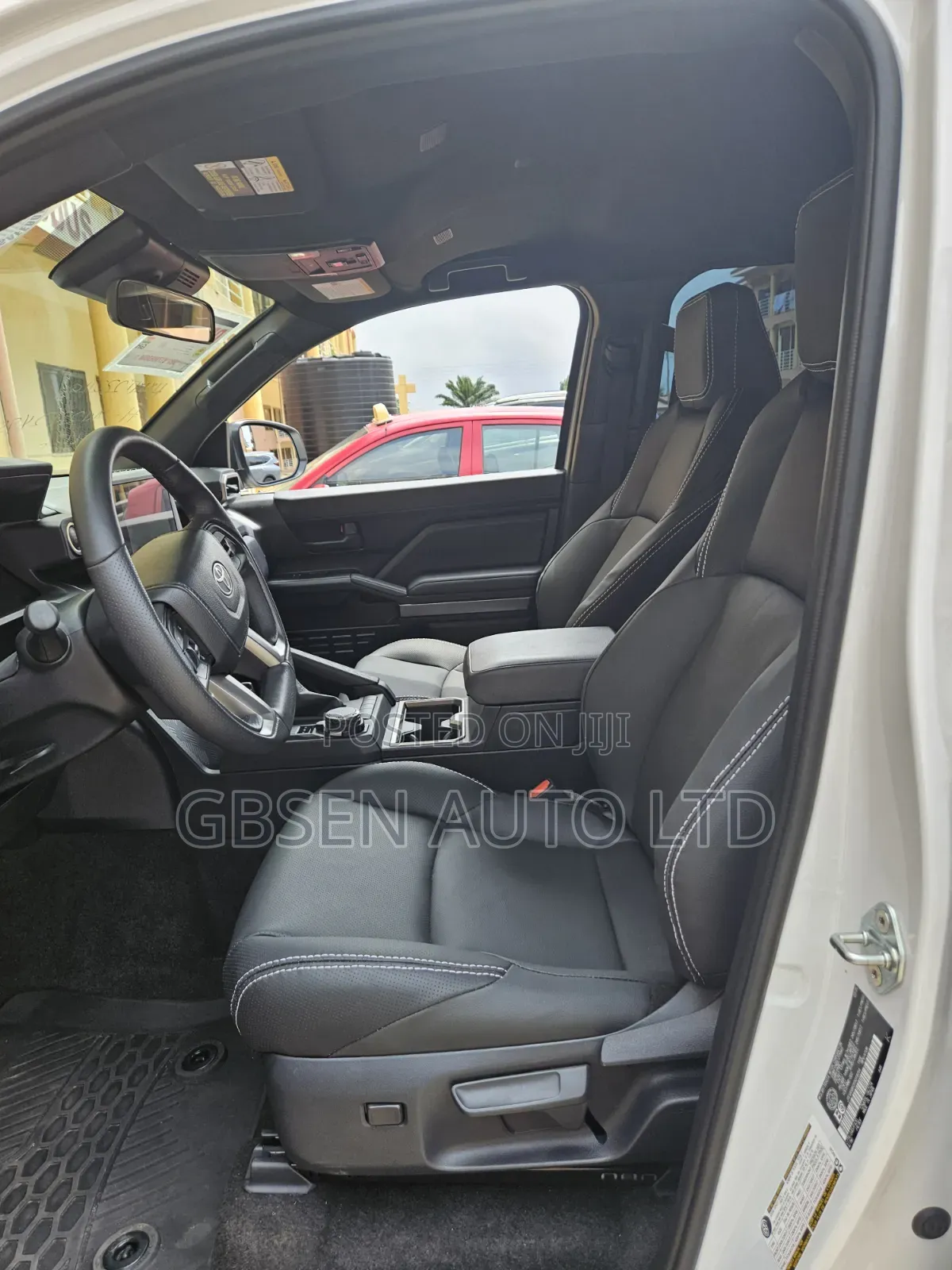 Toyota 4-Runner SR5 4WD 2025 White