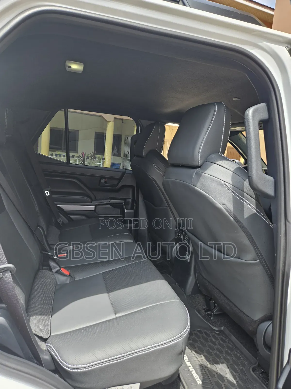 Toyota 4-Runner SR5 4WD 2025 White