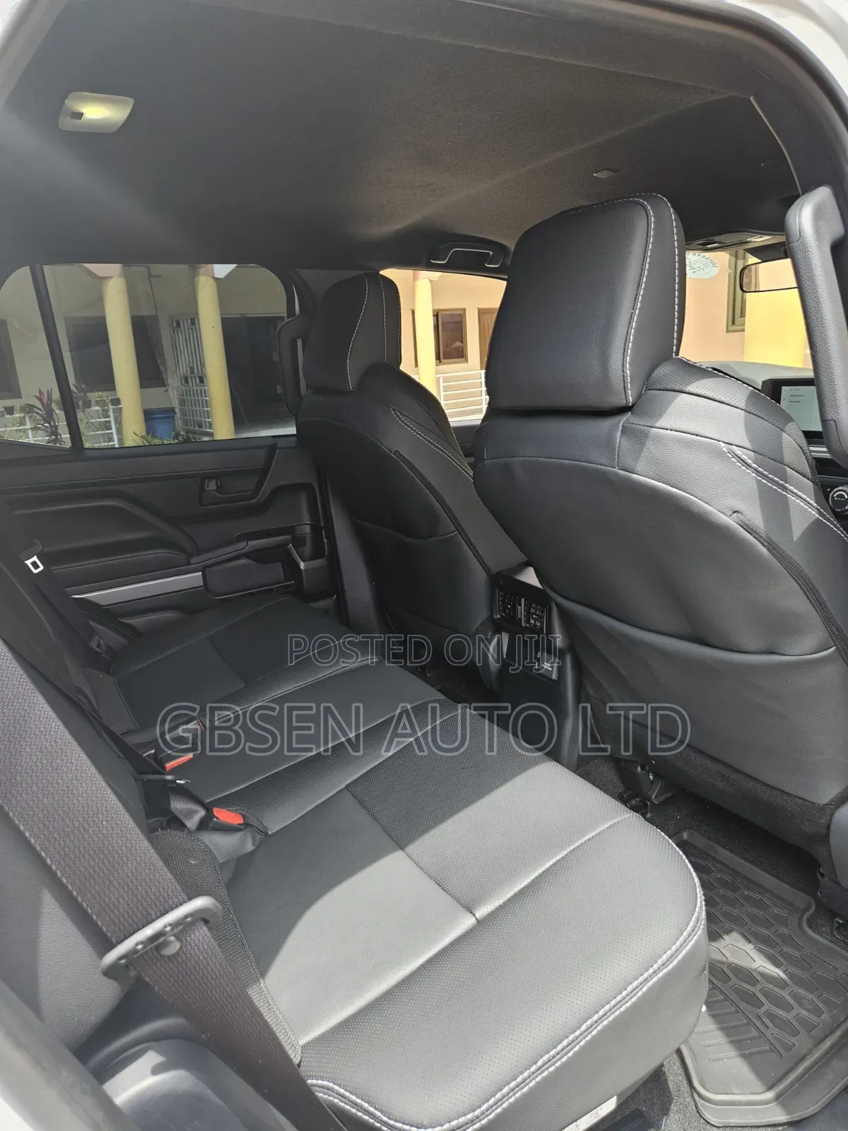 Toyota 4-Runner SR5 4WD 2025 White
