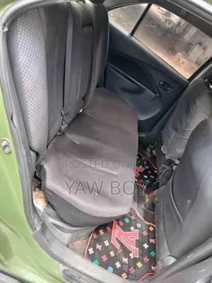 Toyota Yaris 2010 Green