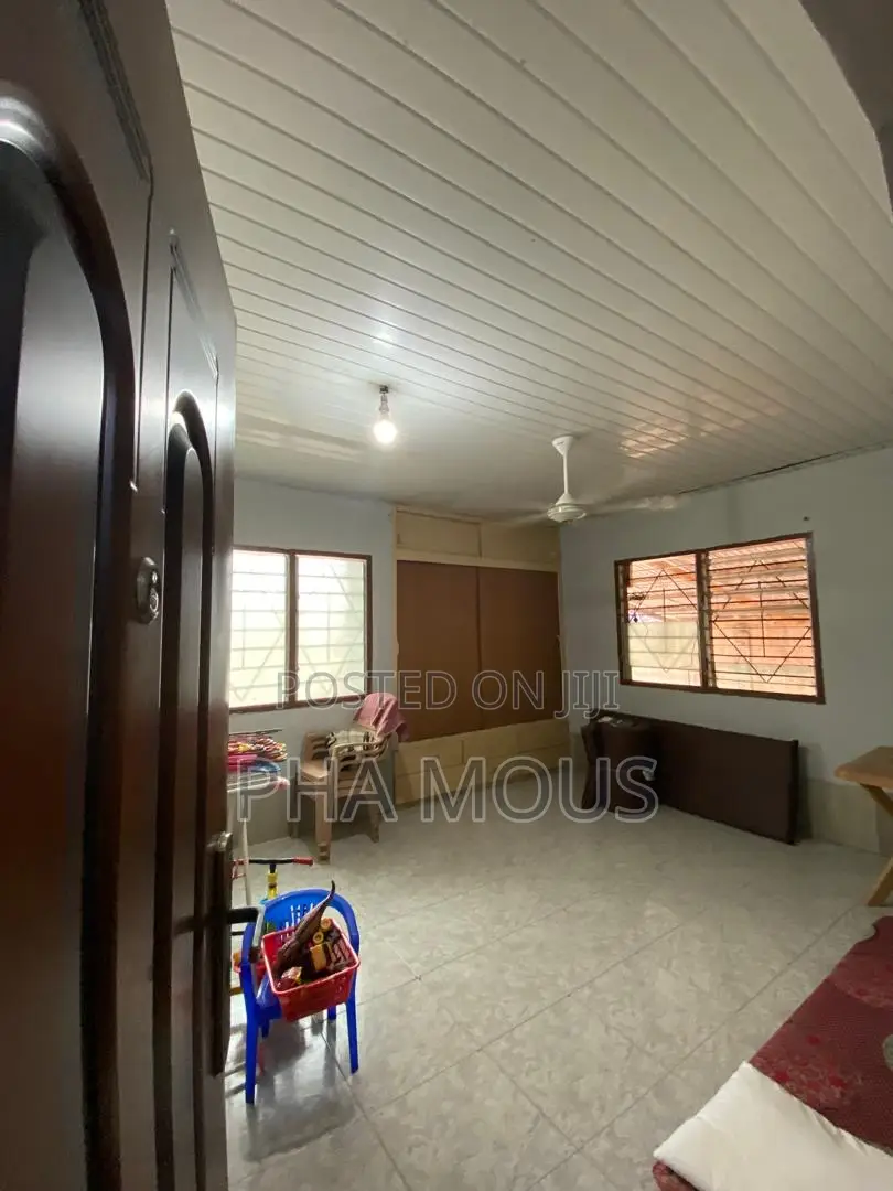 4bdrm House in Mile 7 for rent