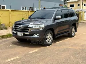 Toyota Land Cruiser 4.5 V8 VXR 2016 Gray