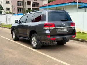 Toyota Land Cruiser 4.5 V8 VXR 2016 Gray