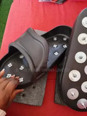 Palm Spike Shoe