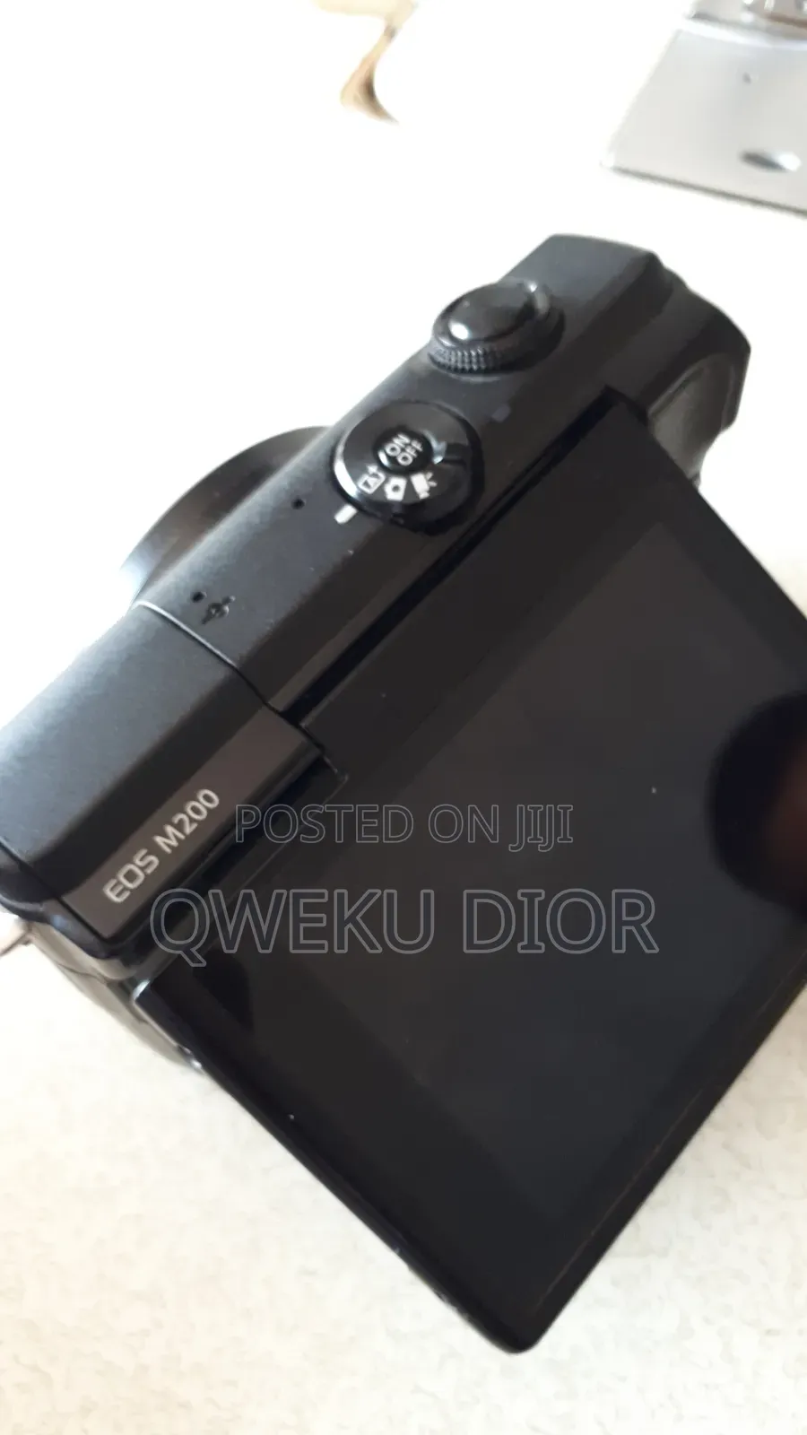 Canon Eos M200
