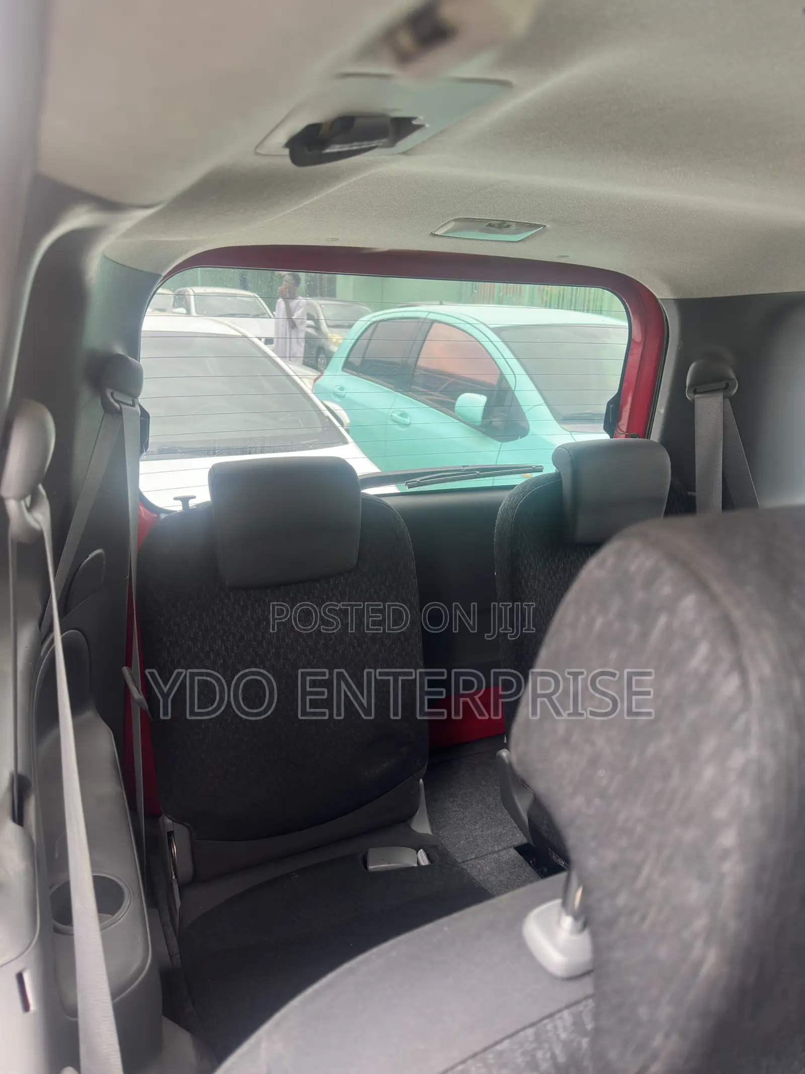 Toyota Sienta 2013 Red
