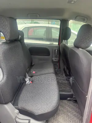Toyota Sienta 2013 Red