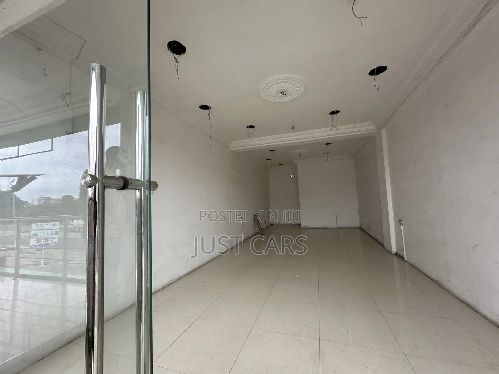 Single Shop/Office Space for Rent