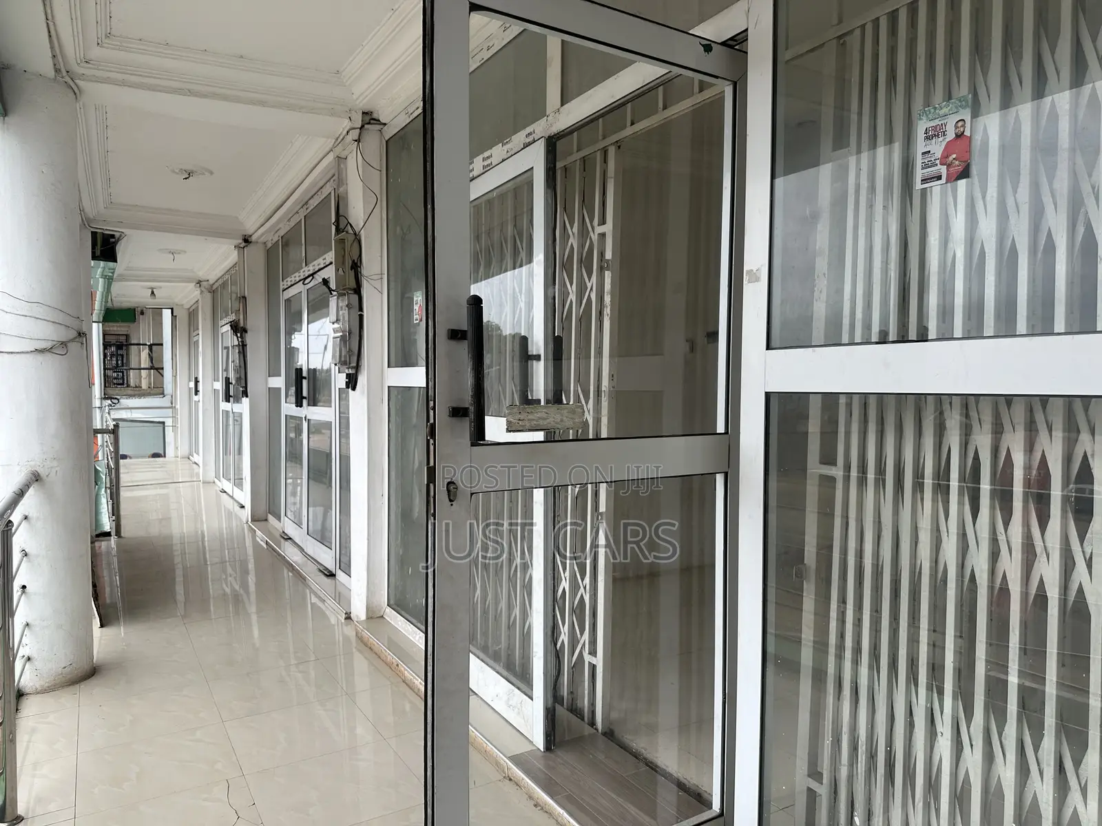 Single Shop/Office Space for Rent