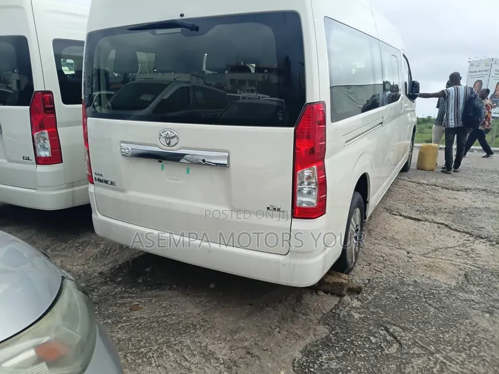 Toyota HiAce 2025 White