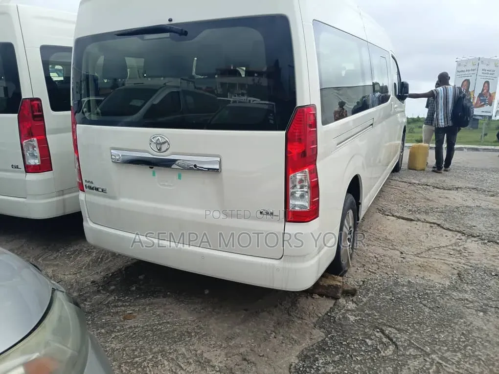 Toyota HiAce 2025 White