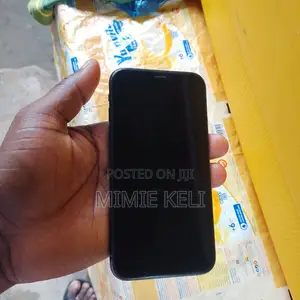 Apple iPhone XR 64 GB Black