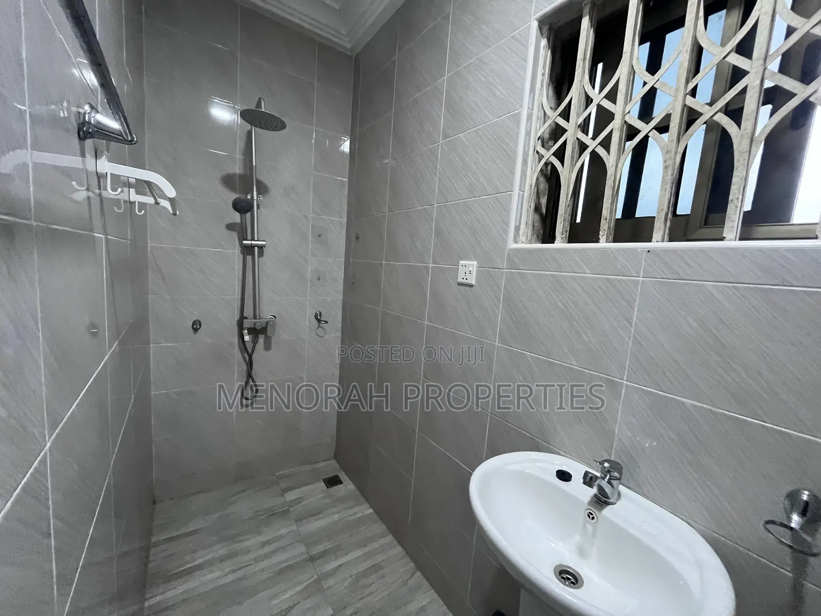 1bdrm Apartment in Adenta Fafraha, Frafraha for rent