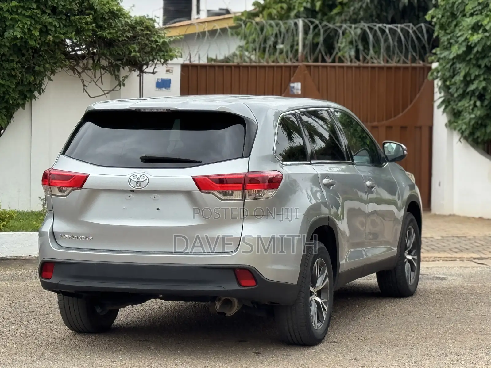 Toyota Highlander LE 2019 Silver