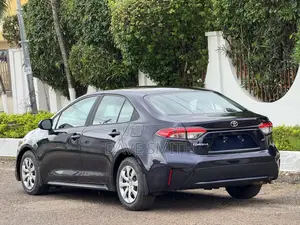 Toyota Corolla LE 2020 Blue