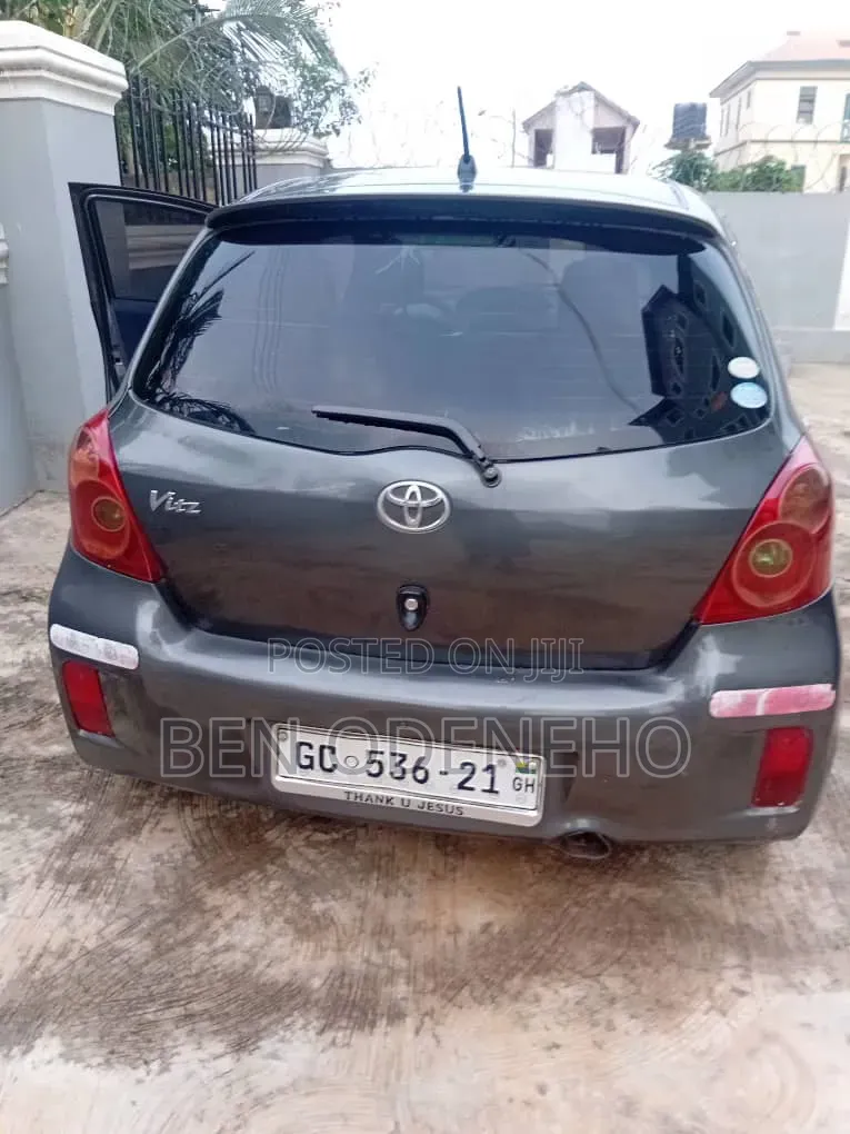 Toyota Vitz 2010 Black