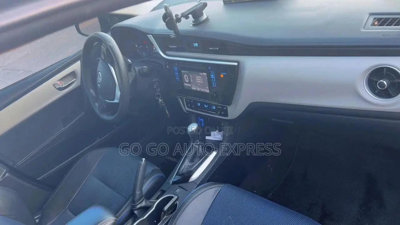 Toyota Corolla LE 4dr Sedan (1.8L 4cyl CVT) 2017 Black
