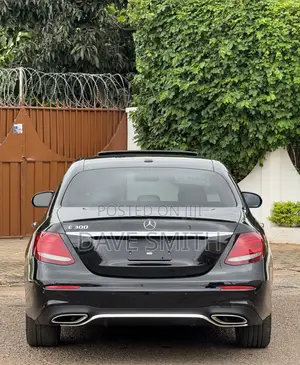 Mercedes-Benz E300 4Matic AWD Sedan (2.0L 4cyl 9A) 2017 Black