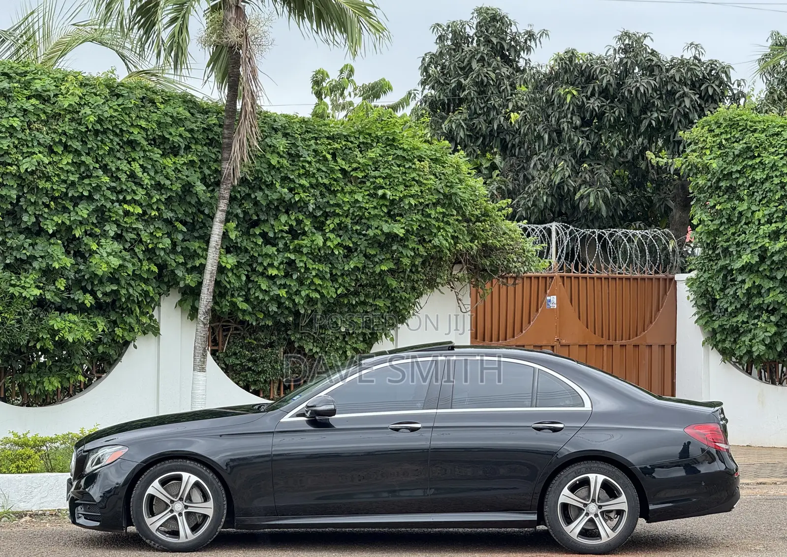 Mercedes-Benz E300 4Matic AWD Sedan (2.0L 4cyl 9A) 2017 Black