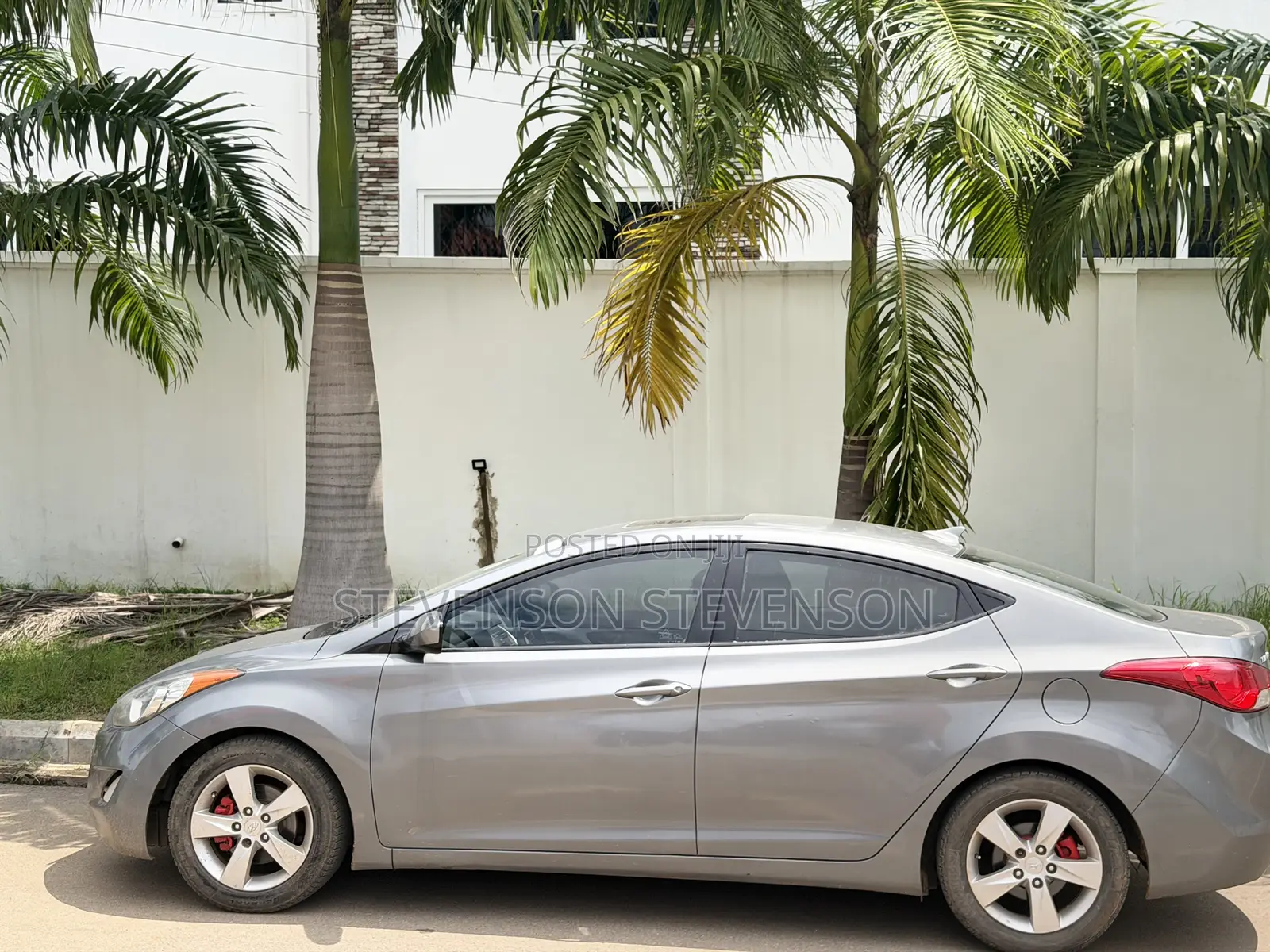 Hyundai Elantra GLS Sedan FWD (1.8L 4cyl 6M) 2013 Gray