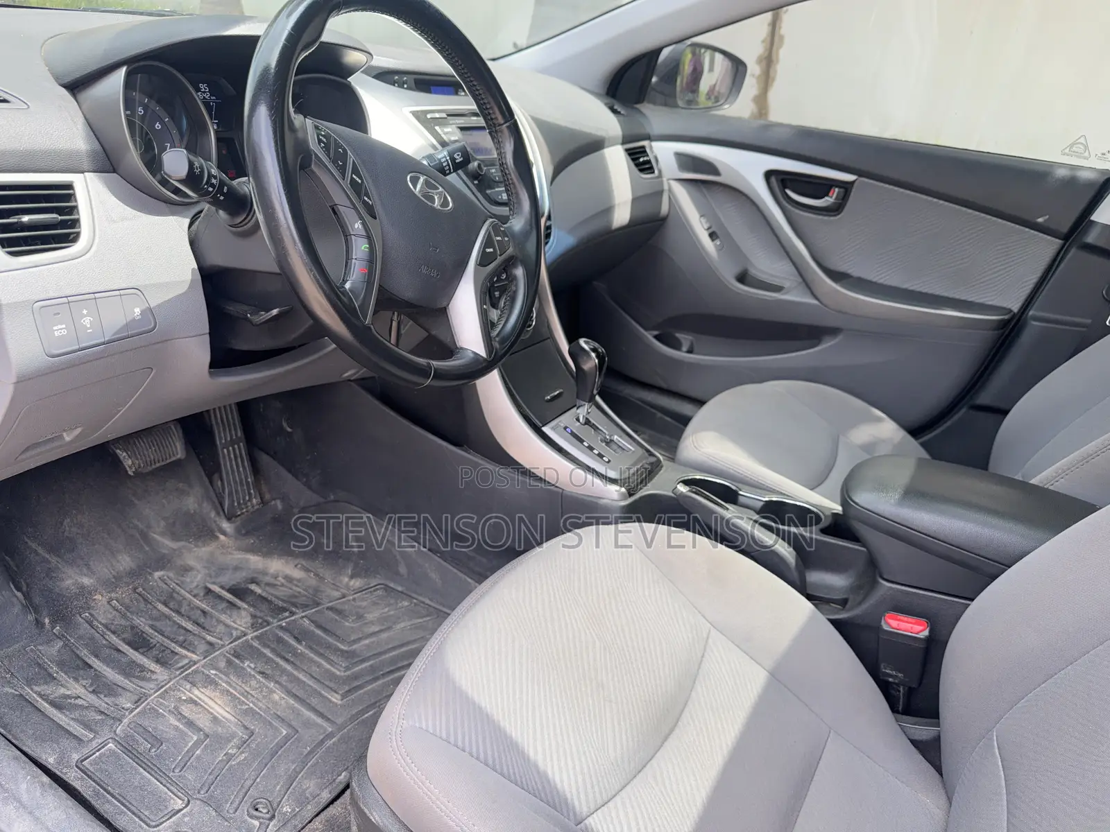 Hyundai Elantra GLS Sedan FWD (1.8L 4cyl 6M) 2013 Gray