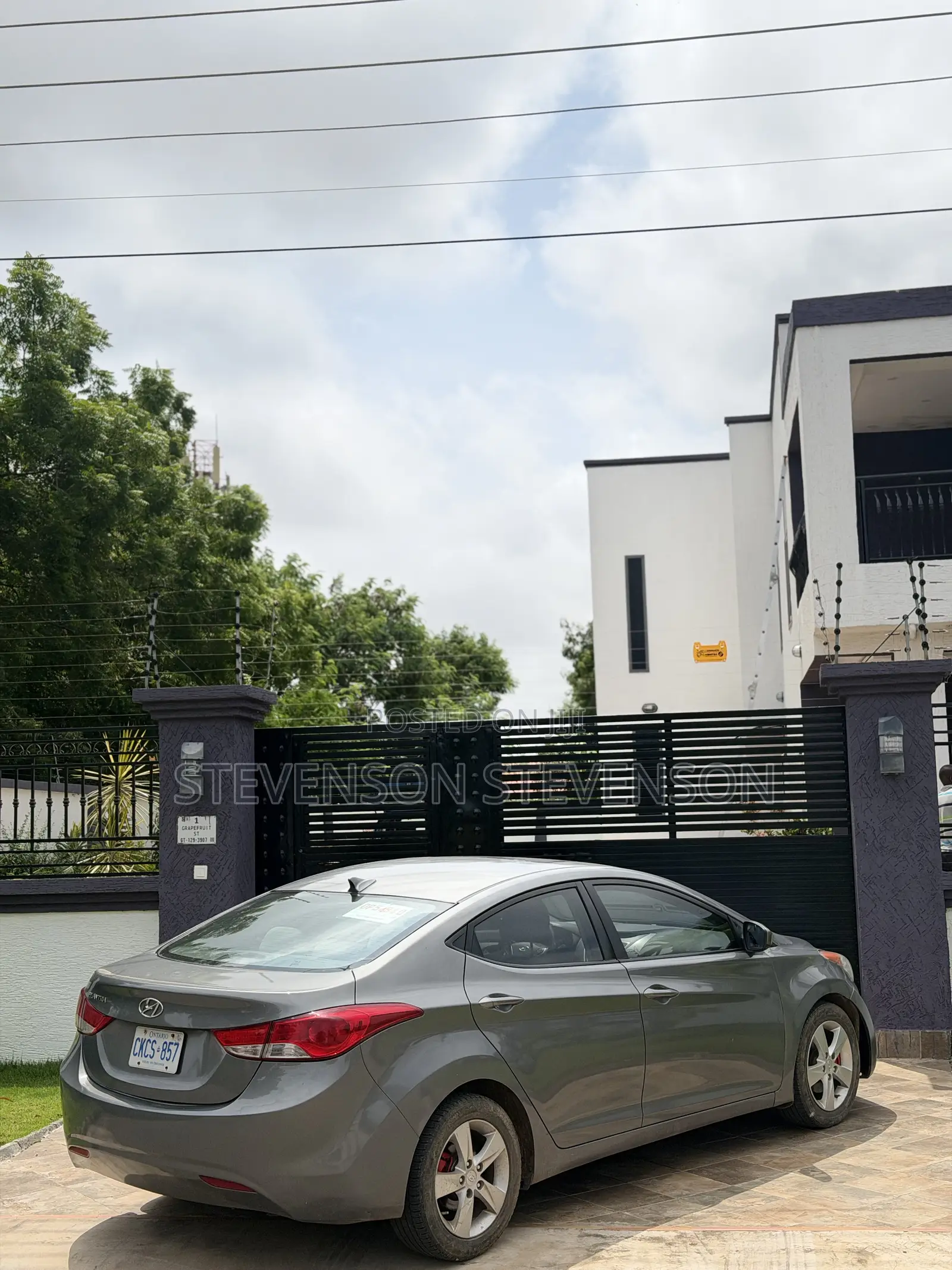 Hyundai Elantra GLS Sedan FWD (1.8L 4cyl 6M) 2013 Gray