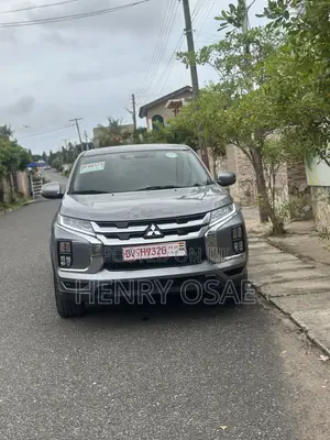 Mitsubishi Outlander SE 2022 Silver