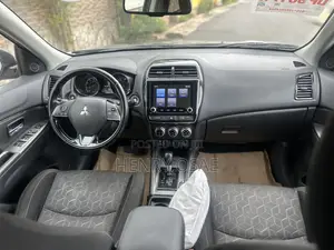 Mitsubishi Outlander SE 2022 Silver