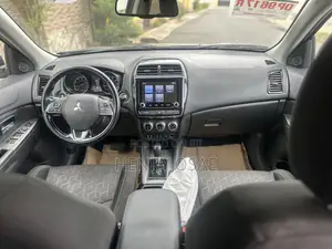 Mitsubishi Outlander SE 2022 Silver
