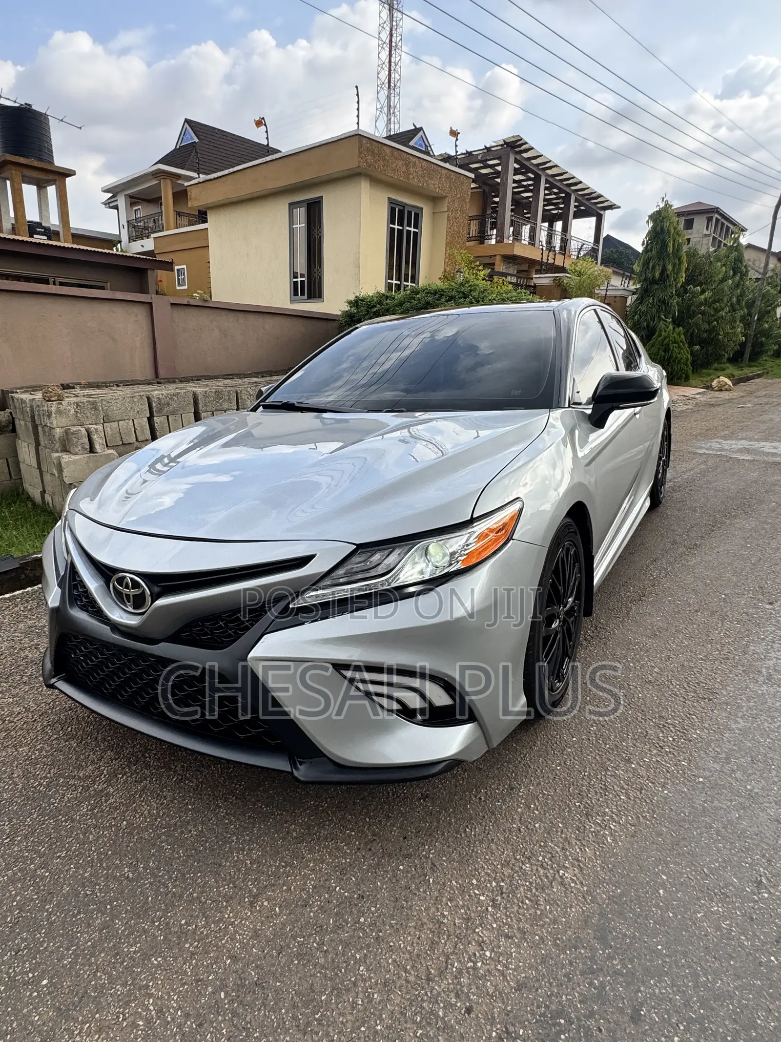 Toyota Camry SE Nightshade FWD 2020 Silver