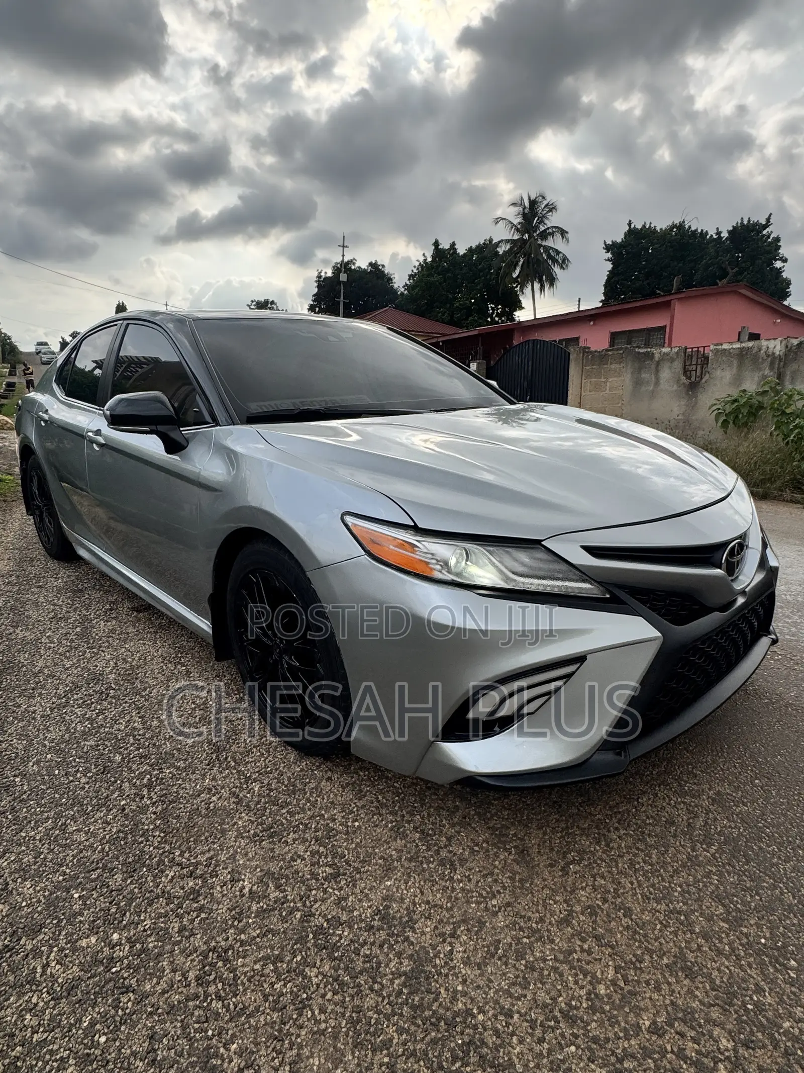 Toyota Camry SE Nightshade FWD 2020 Silver