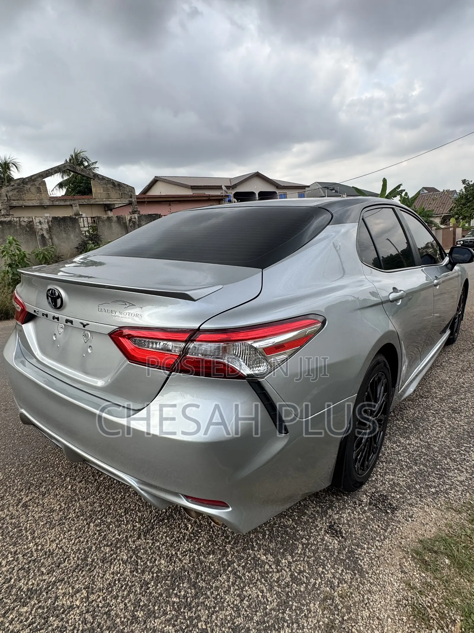 Toyota Camry SE Nightshade FWD 2020 Silver