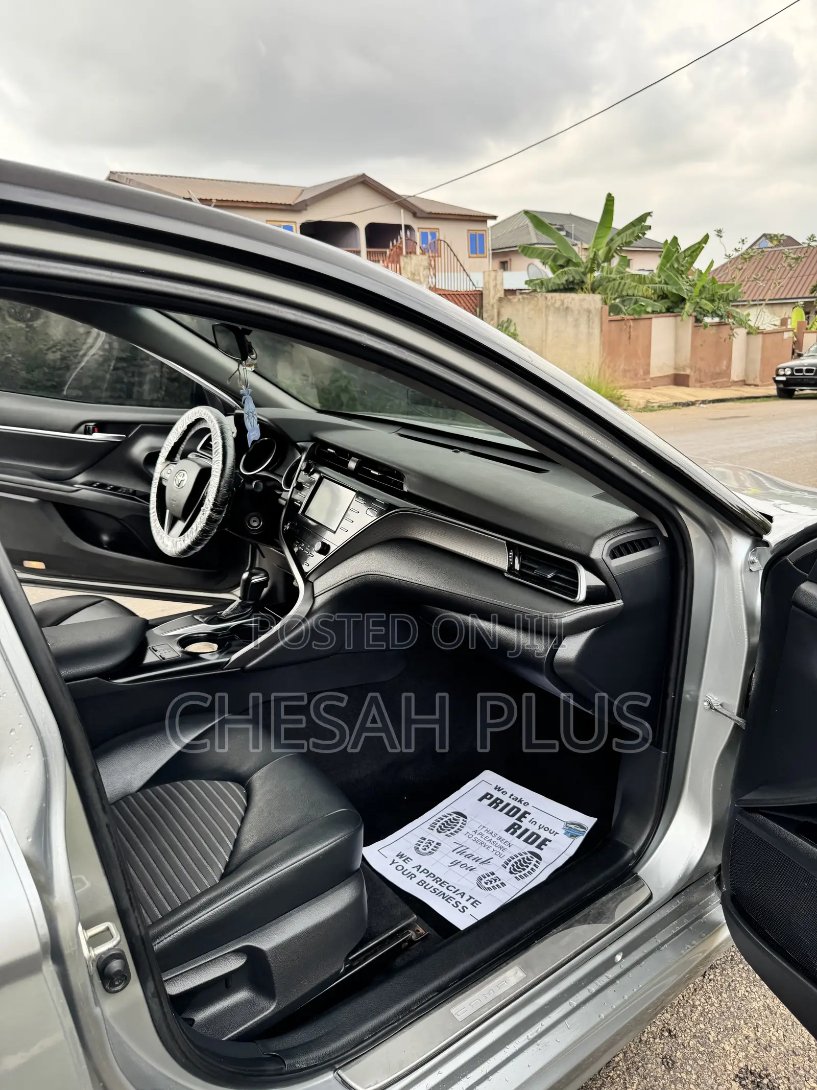 Toyota Camry SE Nightshade FWD 2020 Silver