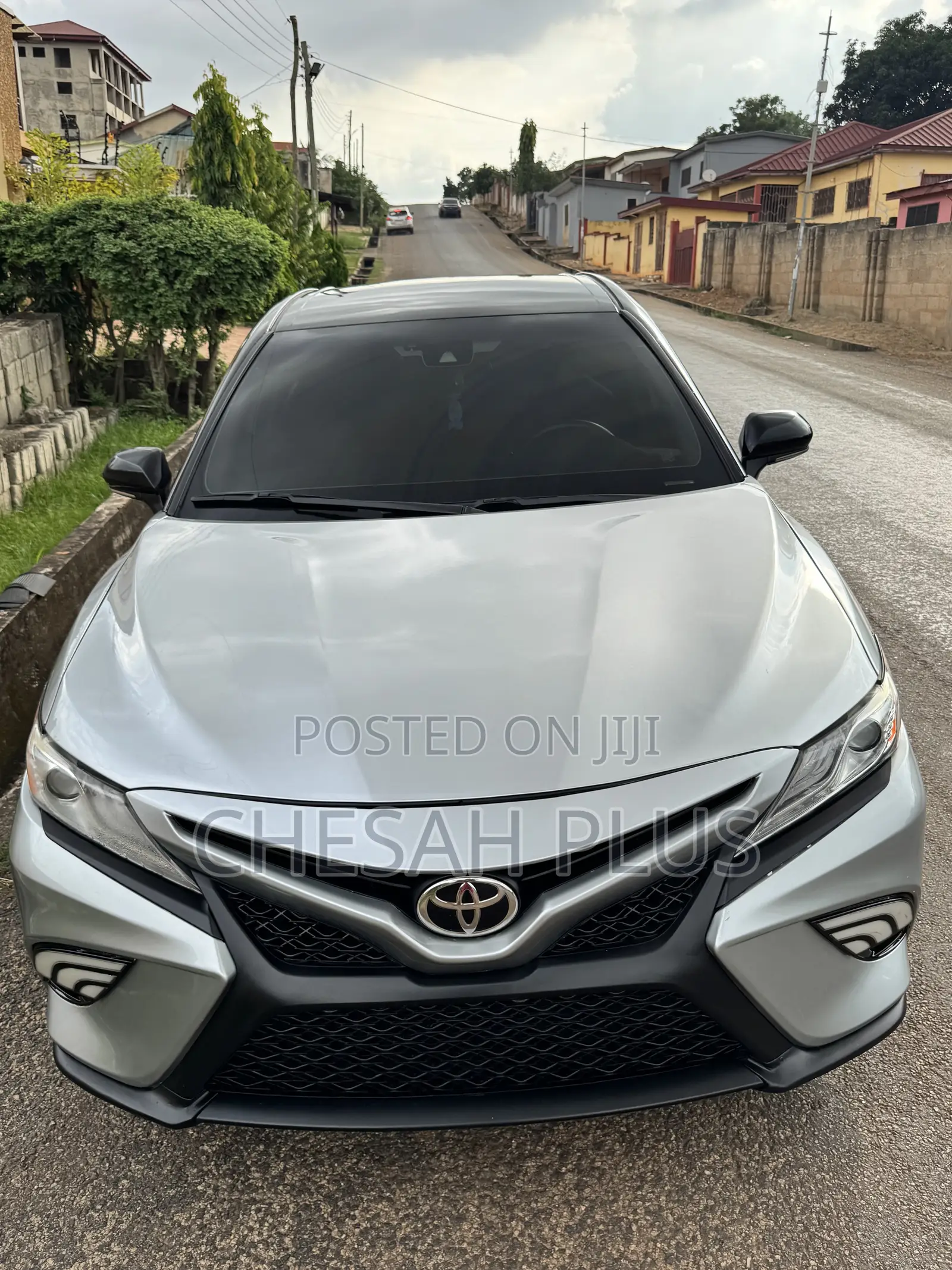 Toyota Camry SE Nightshade FWD 2020 Silver