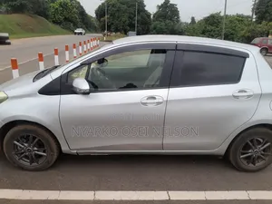 Toyota Vitz 2012 Silver