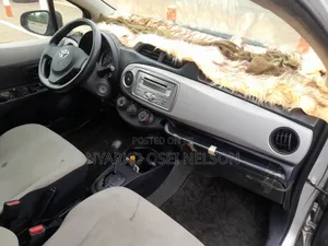 Toyota Vitz 2012 Silver