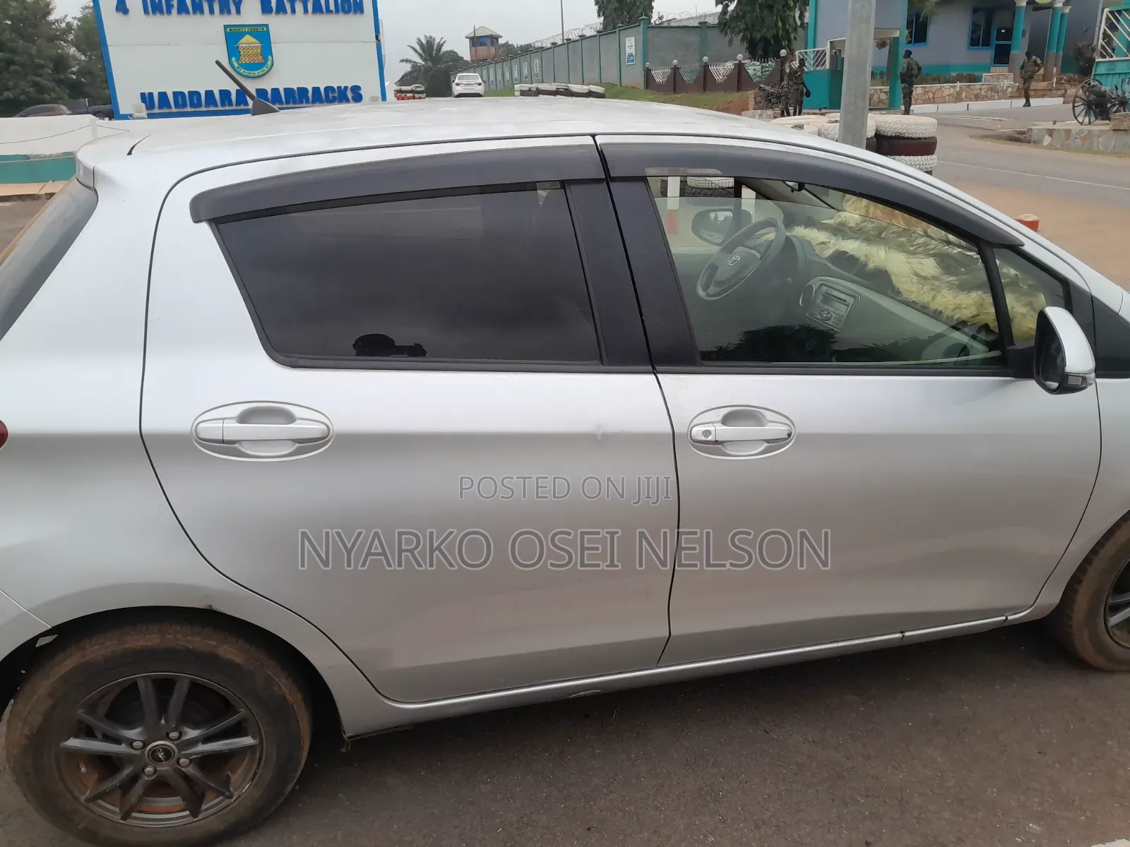 Toyota Vitz 2012 Silver