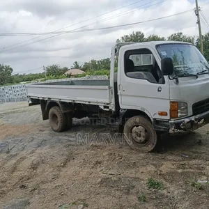 Hyundai Mighty 2