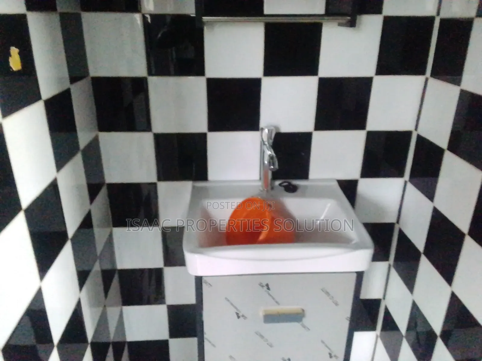 4bdrm Bungalow in Isaac Properties, Shama Ahanta East Metropolitan