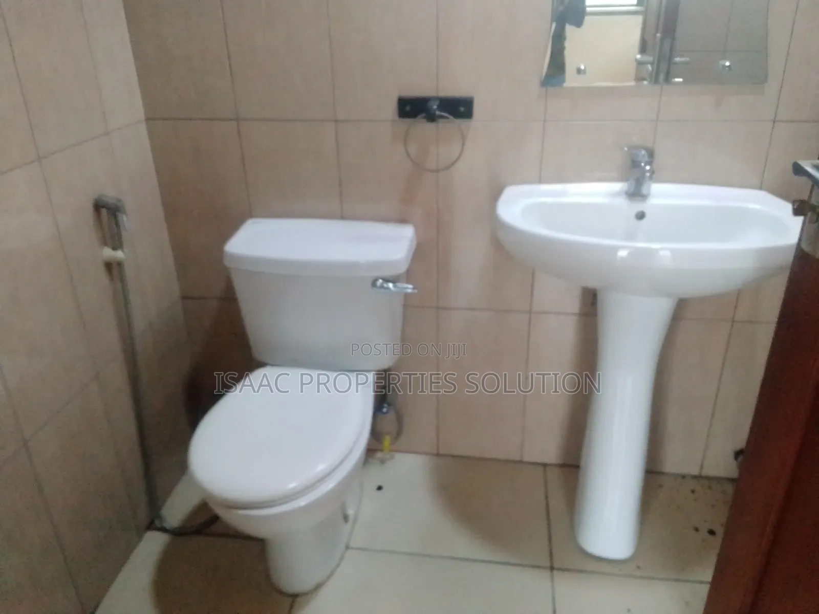 4bdrm Bungalow in Isaac Properties, Shama Ahanta East Metropolitan