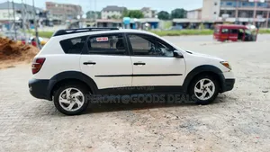Pontiac Vibe 2007 White