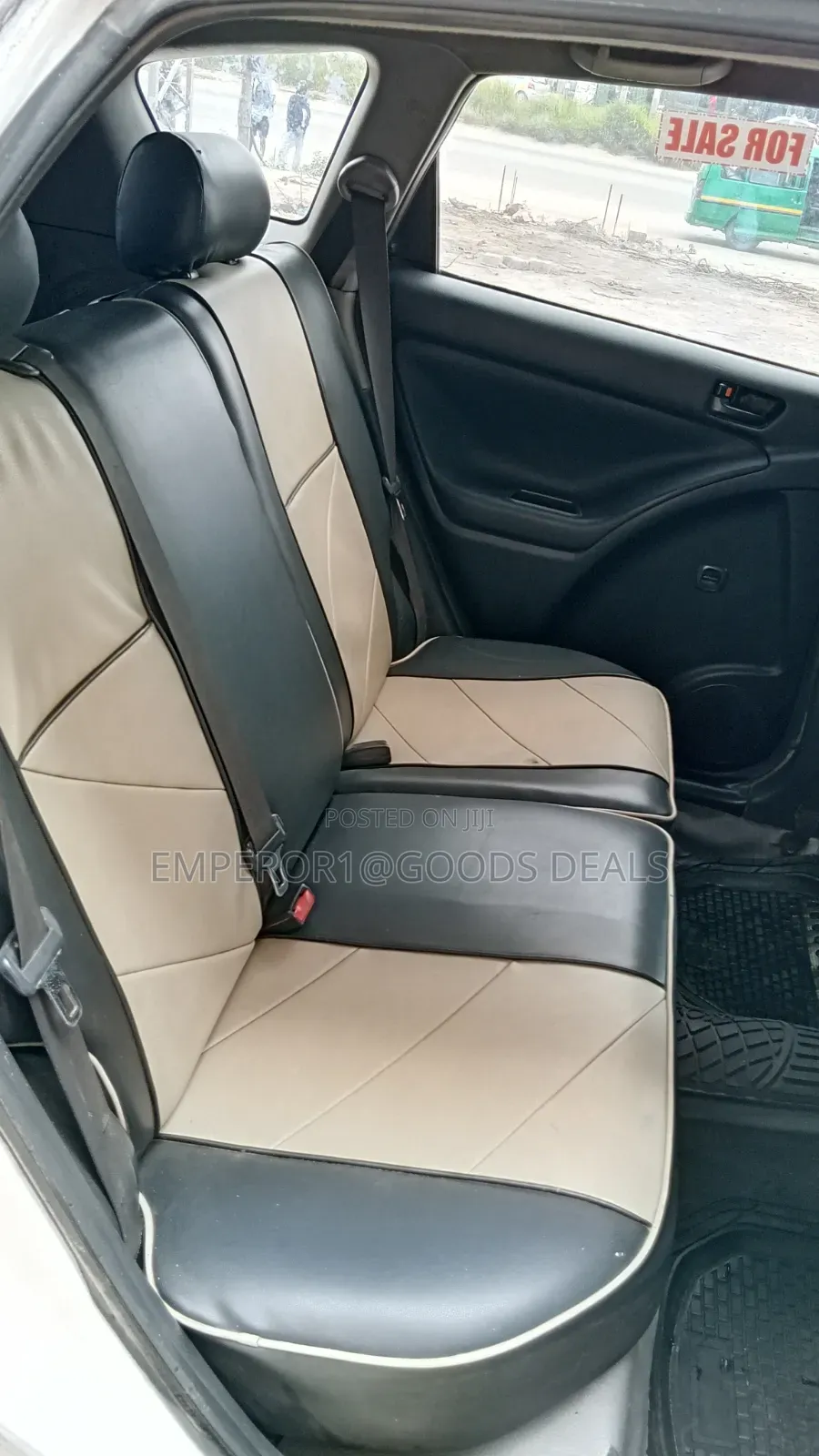 Pontiac Vibe 2007 White