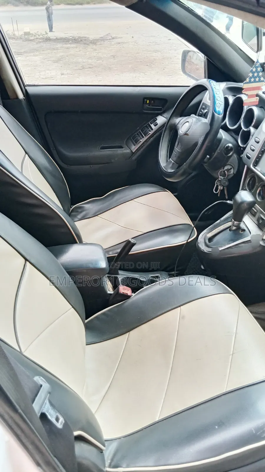 Pontiac Vibe 2007 White
