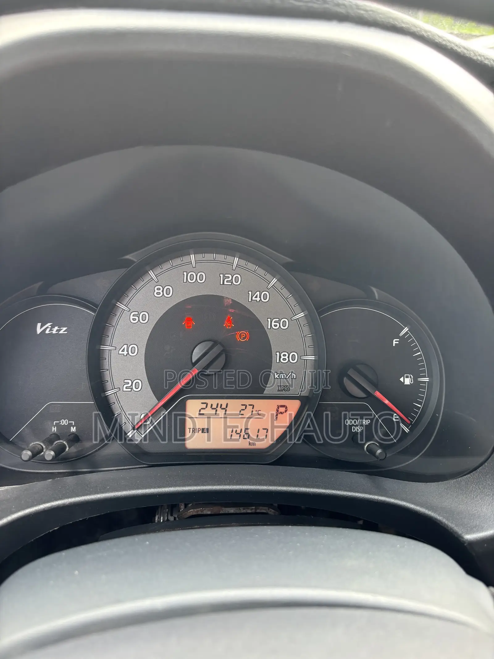 Toyota Vitz 1.5 FWD 3dr 2016 Gold