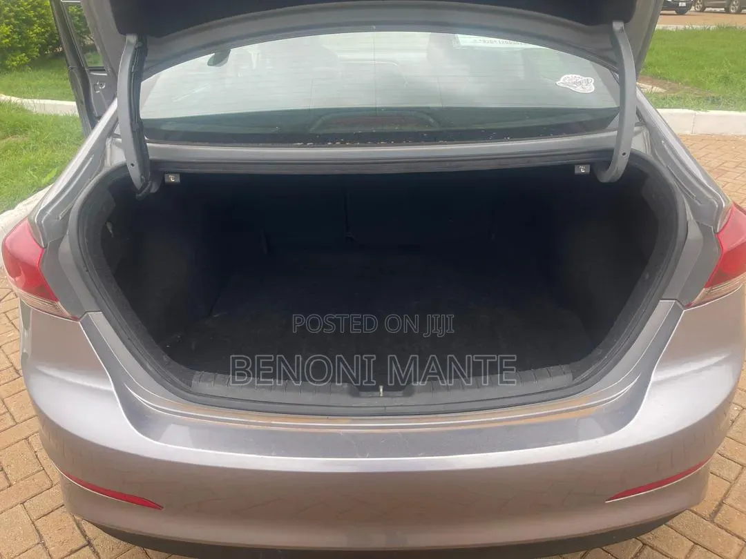 Hyundai Elantra 2017 Gray